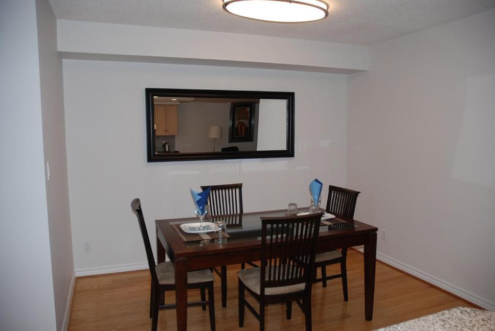 Toronto Luxury Accommodations - Qwest Ngoại thất bức ảnh