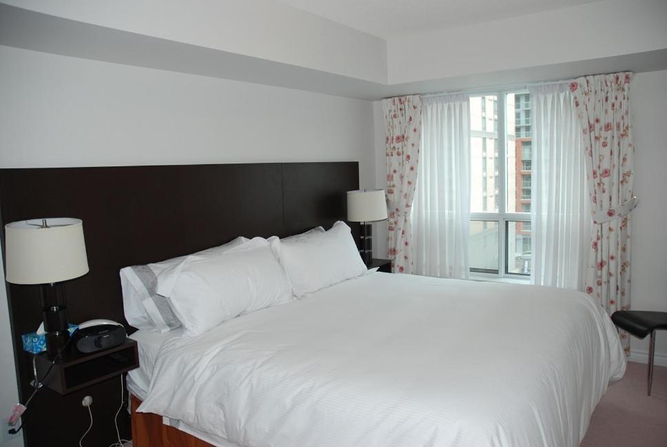 Toronto Luxury Accommodations - Qwest Ngoại thất bức ảnh