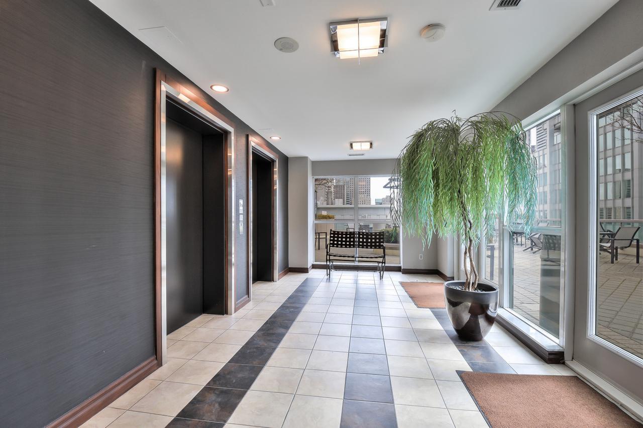 Toronto Luxury Accommodations - Qwest Ngoại thất bức ảnh