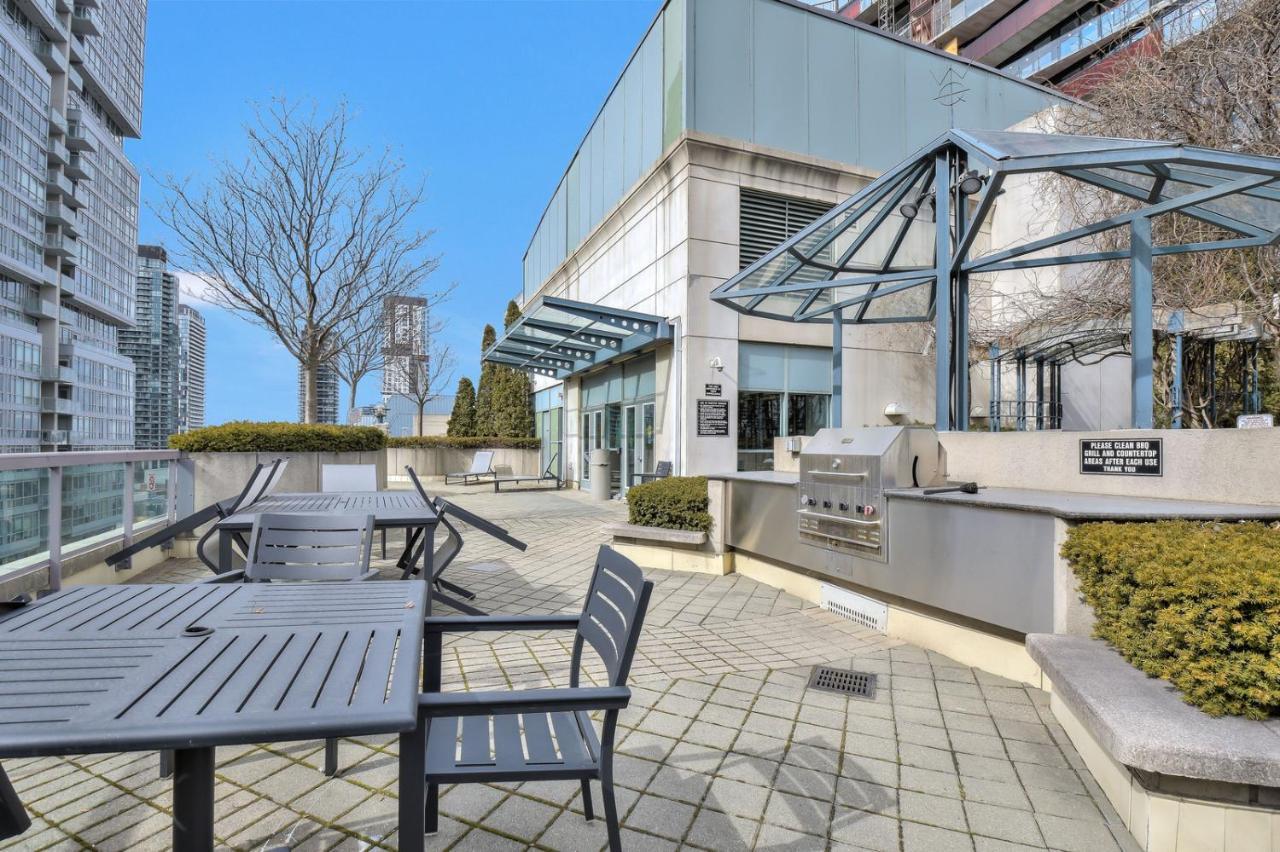 Toronto Luxury Accommodations - Qwest Ngoại thất bức ảnh